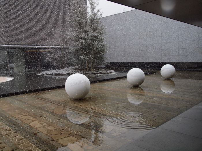 「西風館」中庭の雪景色_c0116915_0552043.jpg