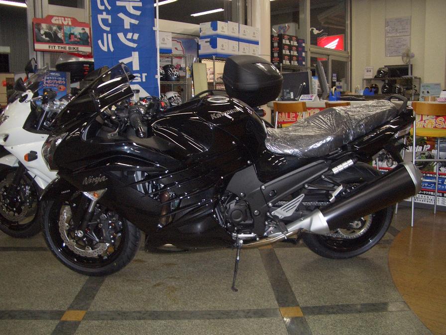 ZX-14R 入荷しました。_a0169121_18282324.jpg