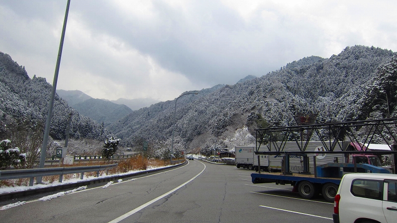 待望 の寒波到来 雪の高知自動車道 たまりん の マリーナ奮闘記