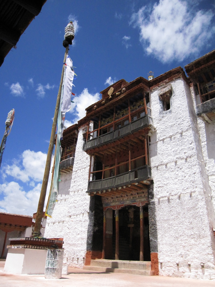 タクトク・ゴンパとチェムレ・ゴンパ Taktok&Chemrey Gompa_e0155231_040687.jpg