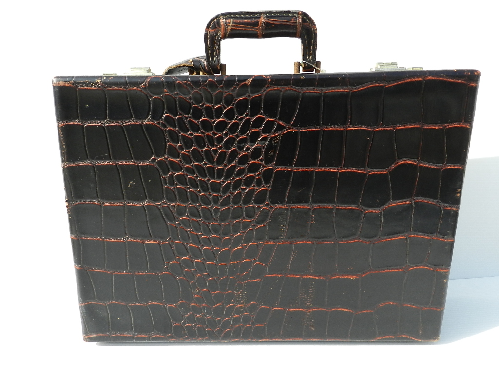 CROCODILE LEATHER ATTACHE CASE_f0226051_23115732.jpg