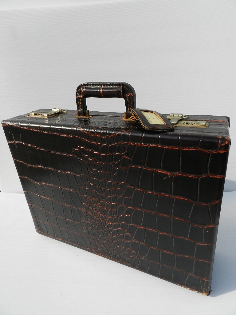 CROCODILE LEATHER ATTACHE CASE_f0226051_23205688.jpg