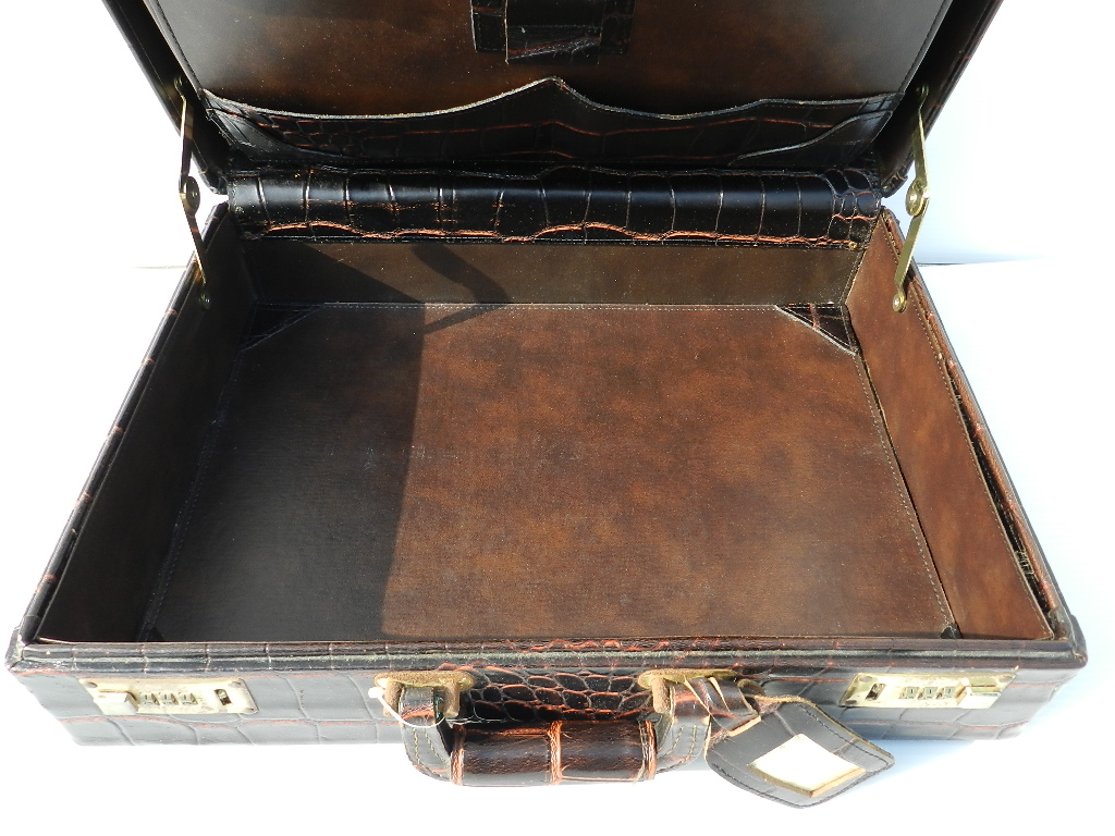 CROCODILE LEATHER ATTACHE CASE_f0226051_2331183.jpg