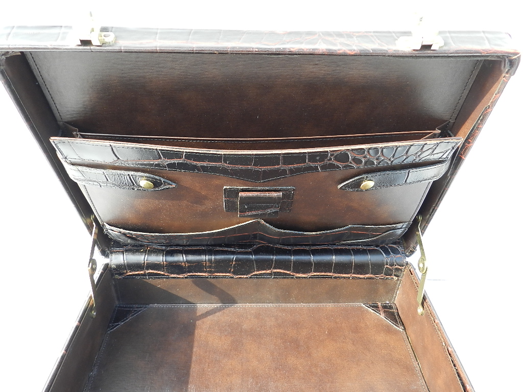 CROCODILE LEATHER ATTACHE CASE_f0226051_23341669.jpg