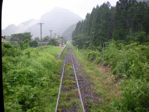 真夏の中国地方ローカル線4 (因美線・知和駅)_b0005281_22351096.jpg
