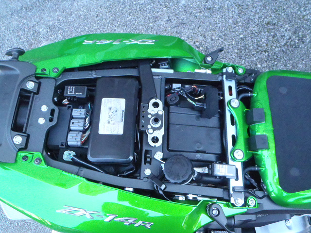 ついにキタ!!ZX14R(*`ε´*)ノ : ピットクルー 『和田ぽんの泥 ついにキタ!!ZX14R(*`ε´*)ノ : ピットクルー 『和田ぽんの泥