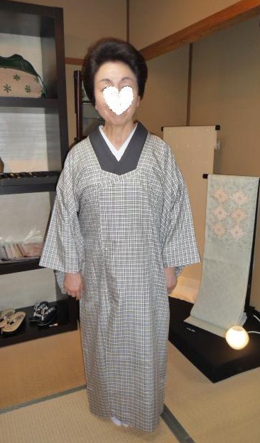 素敵な源氏香の着物に三眠蚕の帯のお客様。_f0181251_1333589.jpg