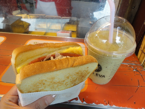 10月 1泊2日のソウル旅行 その7 「朝から幸せ~♪Isaacのトースト♪」_f0054260_15314951.jpg