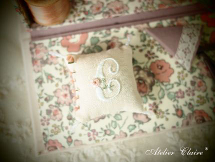 小さな刺繍を楽しむ_a0157409_945148.jpg
