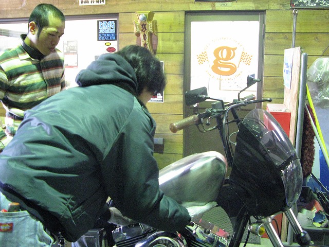 05FXDL GasTank変更の巻!!_a0110720_19273888.jpg