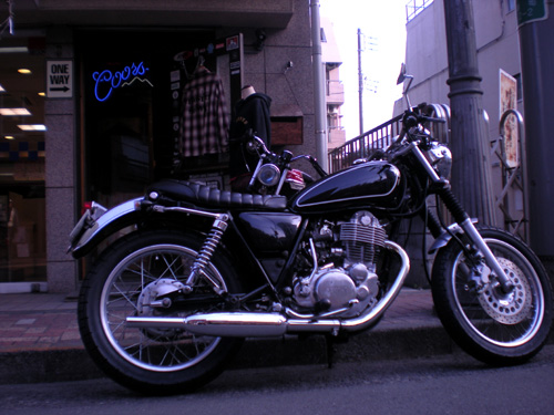 YAMAHA SR400_a0109830_13365880.jpg