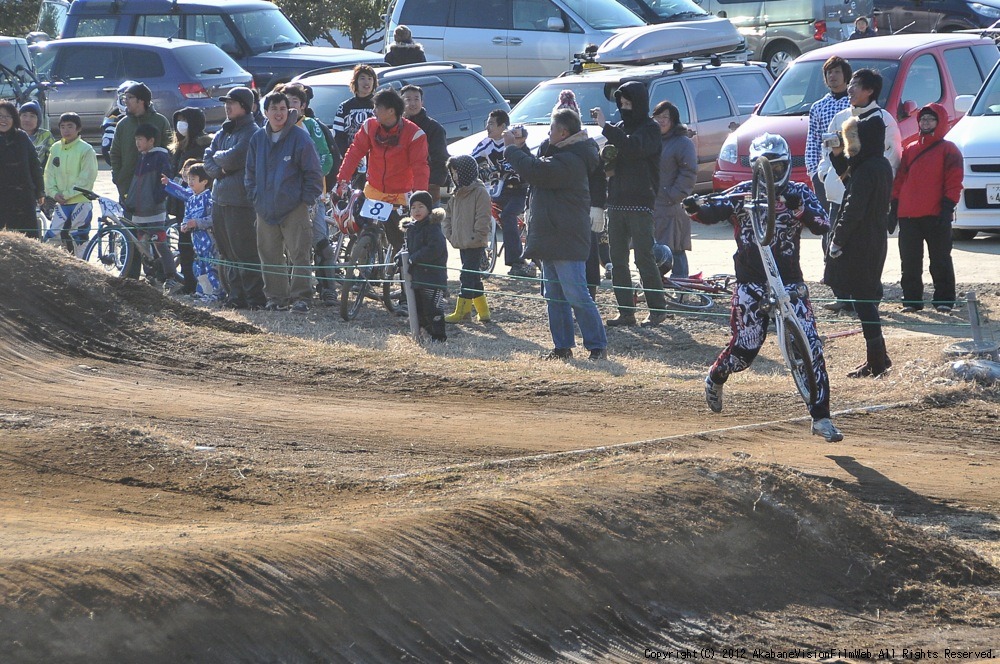 2012JOSF緑山オープニングレース（１月定期戦）VOL1：BMXエリート決勝 動画あり_b0065730_191562.jpg