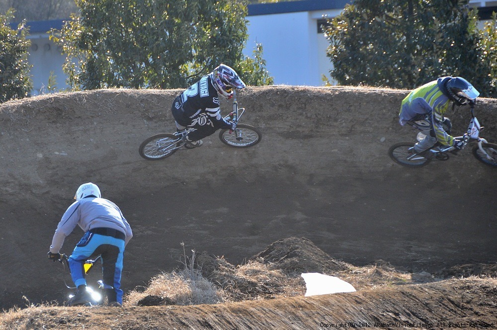 2012JOSF緑山オープニングレース（１月定期戦）VOL５：BMXマスターズ決勝 動画あり_b0065730_23232554.jpg