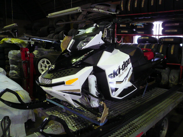 SKI-DOO SUMMIT X 2012モデルE-TEC : 車の119番 SKI-DOO SUMMIT X 2012モデルE-TEC : 車の119番