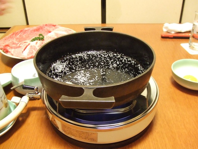 I had Sukiyaki at a distinguished Sukiyaki restaurant!_e0046748_22172547.jpg