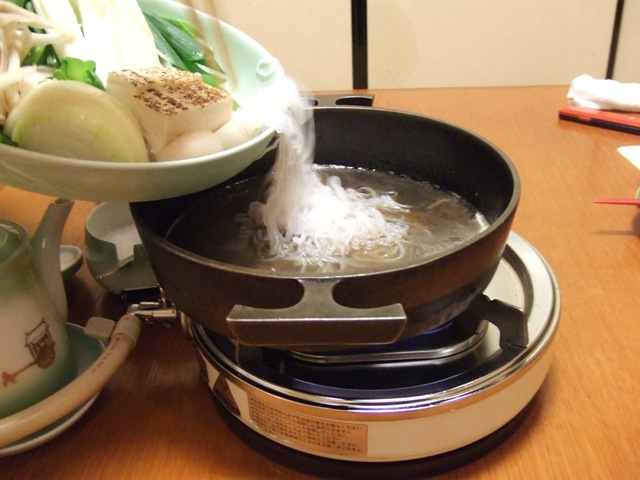 I had Sukiyaki at a distinguished Sukiyaki restaurant!_e0046748_22191838.jpg