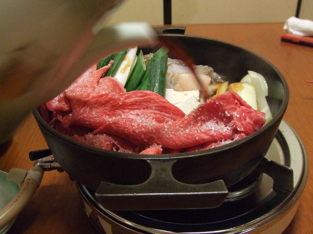 I had Sukiyaki at a distinguished Sukiyaki restaurant!_e0046748_22194112.jpg