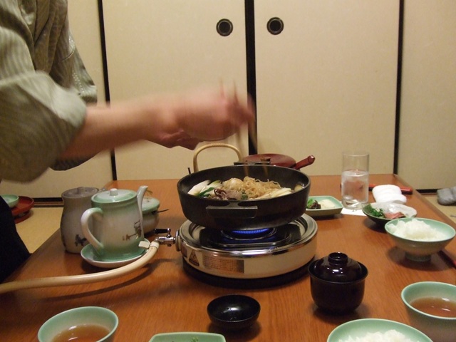 I had Sukiyaki at a distinguished Sukiyaki restaurant!_e0046748_2221374.jpg