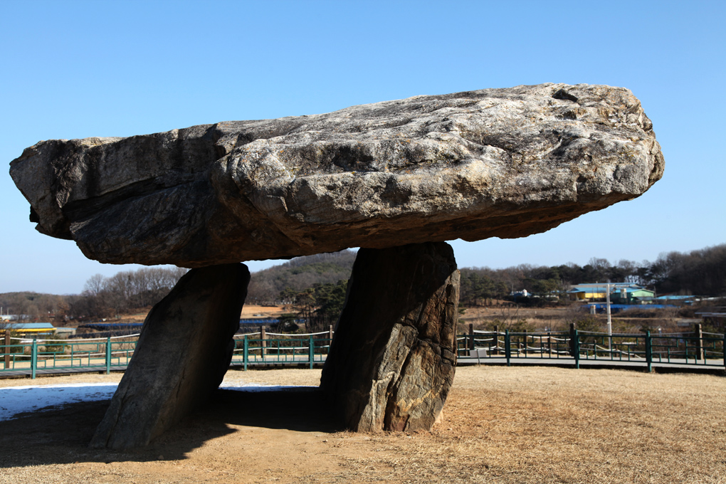 韓国の街角～世界文化遺産　江華支石墓_f0038653_23533241.jpg