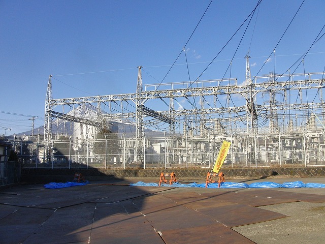 寒空にこれは何?今日も電気の話で恐縮です!_f0141310_833491.jpg