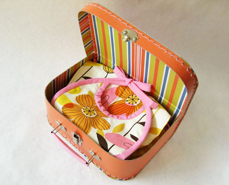 Baby gift set - retro pink & orange flowers_d0011990_2131972.jpg