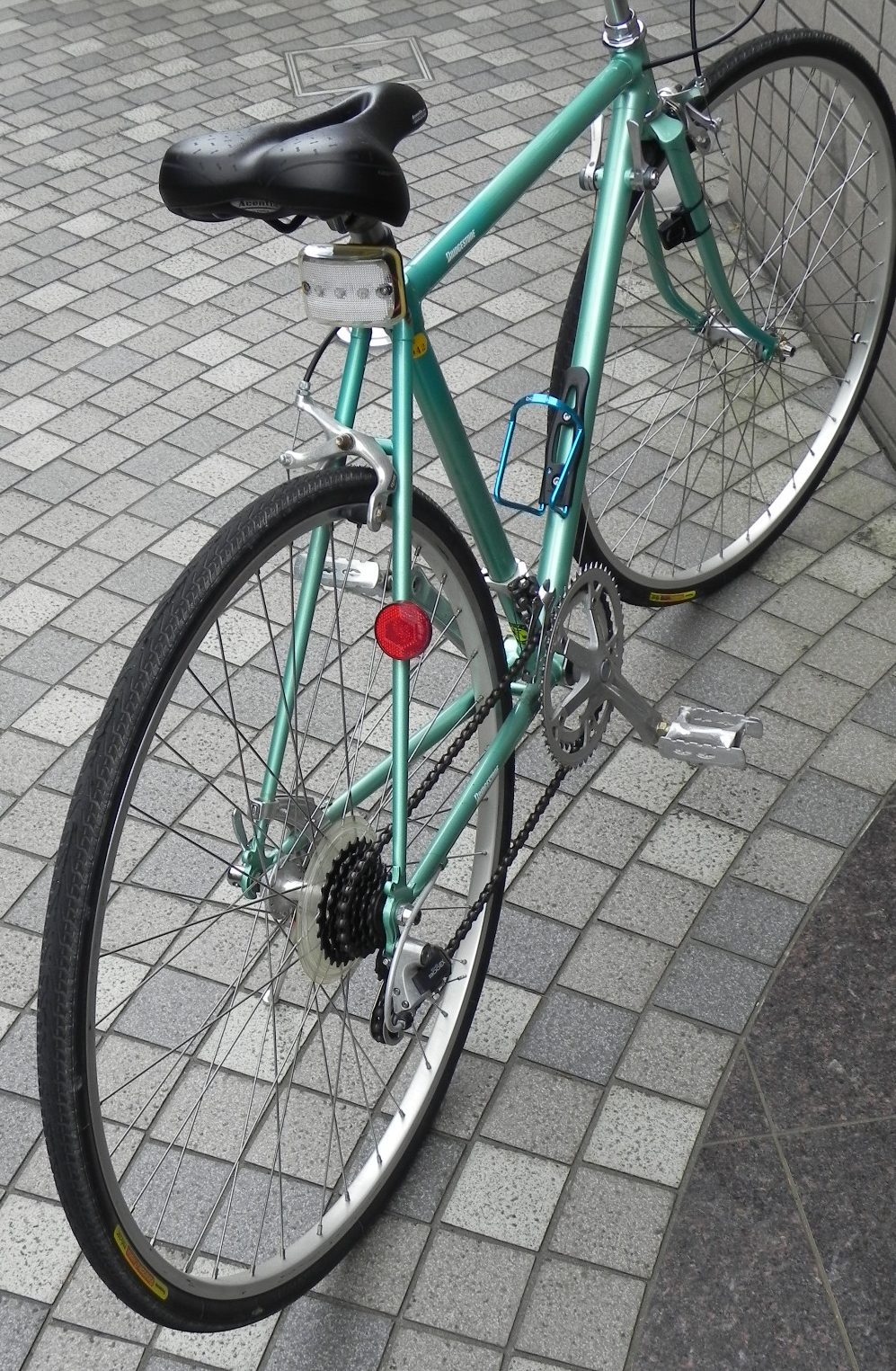 BRIDGESTONE RD FITNESS : 自転車はどれも銀色 BRIDGESTONE RD FITNESS : 自転車はどれも銀色