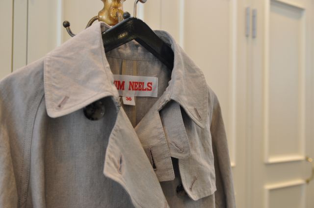 リネンのトレンチ WIM NEELS 。_b0110586_18361688.jpg