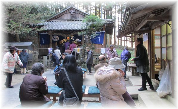 地元の初午祭・・・と 毎年夫が・・・_d0175974_19545354.jpg