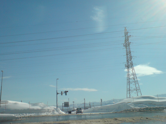 青空の下、本日は除雪デー。_d0182179_15475162.jpg