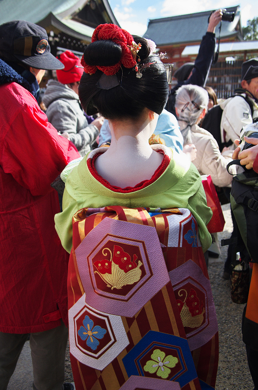 舞妓さん・福引～置屋さんへ（八坂神社）_f0155048_21421044.jpg