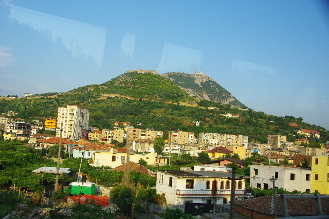 【アルバニア】 アルバニアの内陸部を走り、ちと休憩。_c0011649_6414274.jpg