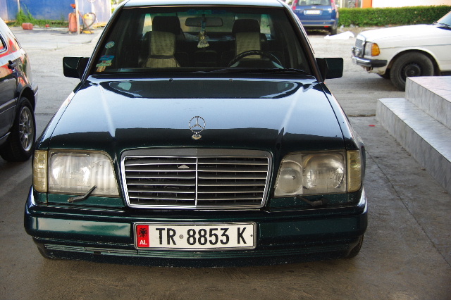 【アルバニア】 アルバニアの内陸部を走り、ちと休憩。_c0011649_7111723.jpg