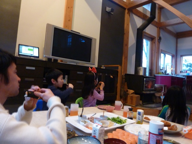 子供達が喜ぶ恵方巻き_c0080075_8554899.jpg