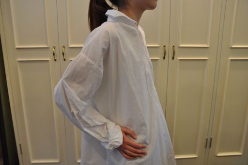 白 シャツ を まとって ・ ・ ・_b0110582_21193350.jpg