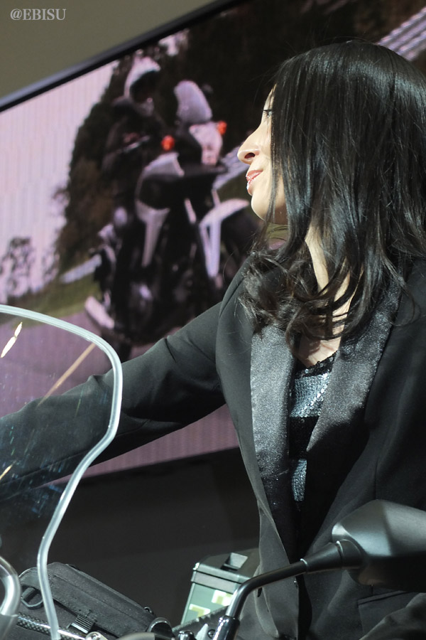 福岡モーターショー 紫音さん ホンダ 日々是好女 福岡モーターショー 紫音さん ホンダ 日々是好女