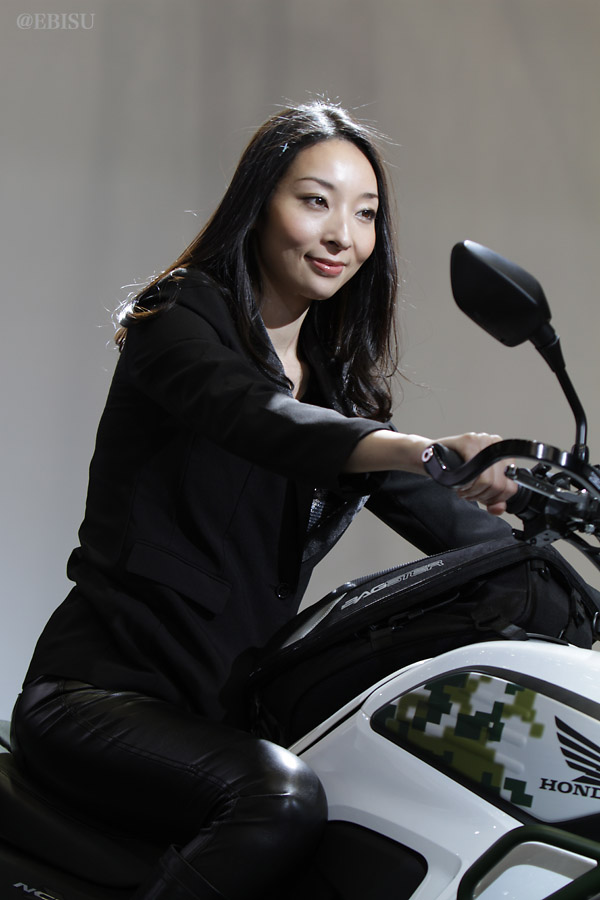 福岡モーターショー 紫音さん ホンダ 日々是好女 福岡モーターショー 紫音さん ホンダ 日々是好女