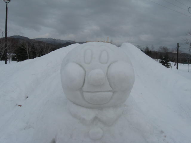 雪像づくり　　　　　２月６日（月）_c0233141_1542066.jpg