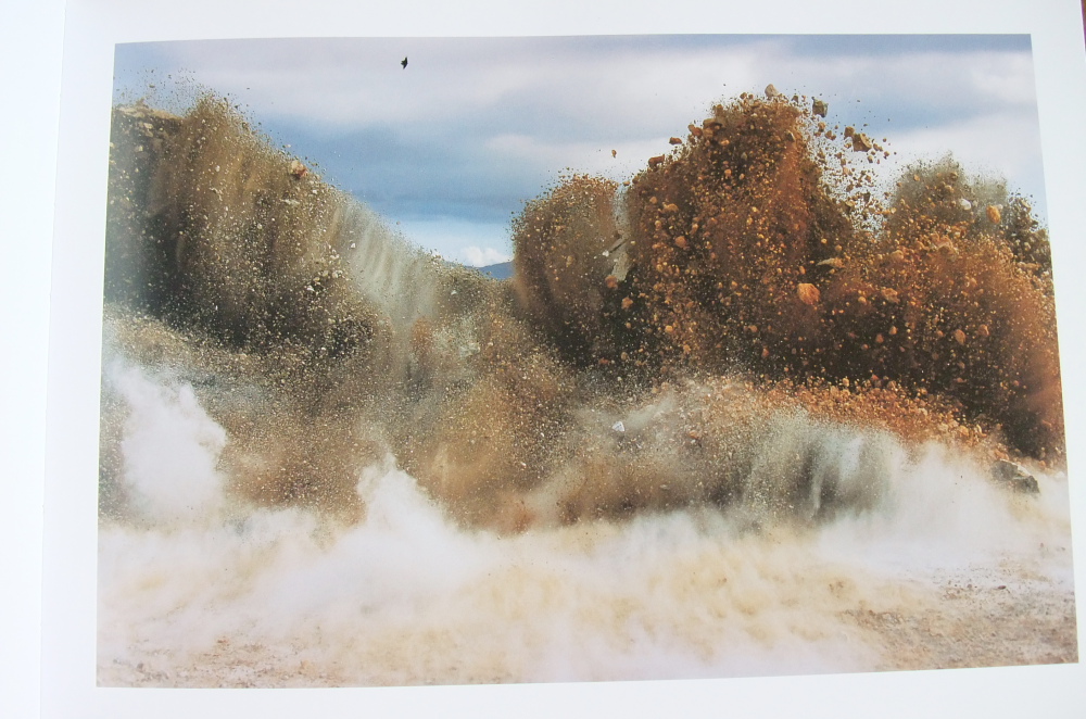 【大特価!!】 畠山直哉 Naoya Hatakeyama 「A BIRD－BLAST＃130 アート・デザイン・音楽