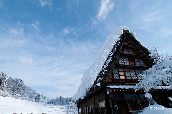 雪晴れの白川郷_c0085877_7171073.jpg