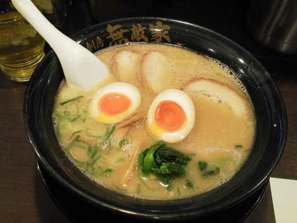 麺活 《無敵屋@池袋》 肉玉麺_c0051299_1547965.jpg