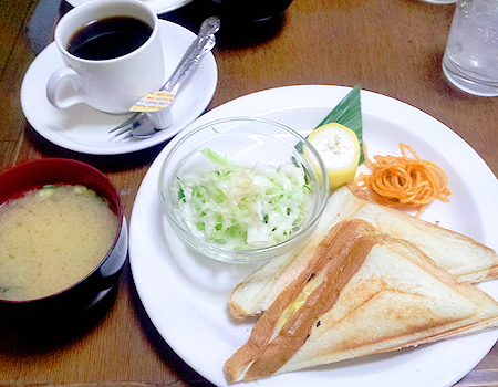 五台山にあるまんが喫茶 ボンゴレラ 高知食楽図鑑スタッフブログ