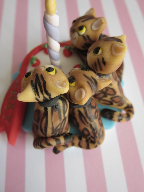 Bengal Cats Birthday Topper_c0120817_15321819.jpg