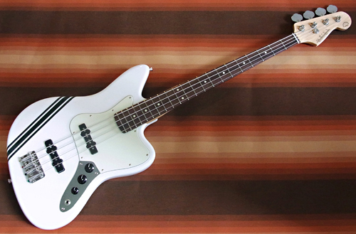 「WhiteのPsychomaster Bass 2本目」が完成〜しました!_e0053731_1952341.jpg