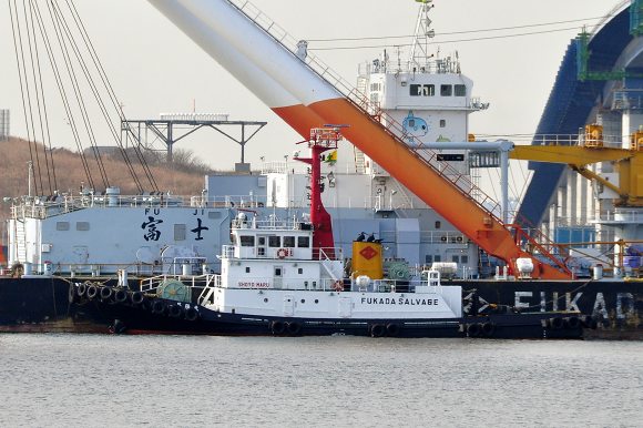 深田サルベージ建設・起重機船「富士」_e0158925_23311851.jpg
