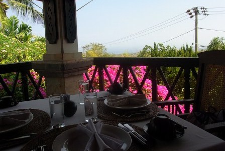 Damai Lovina Villas ～ レストランでの朝食編 ～　(\'11年10月)_a0074049_19254648.jpg