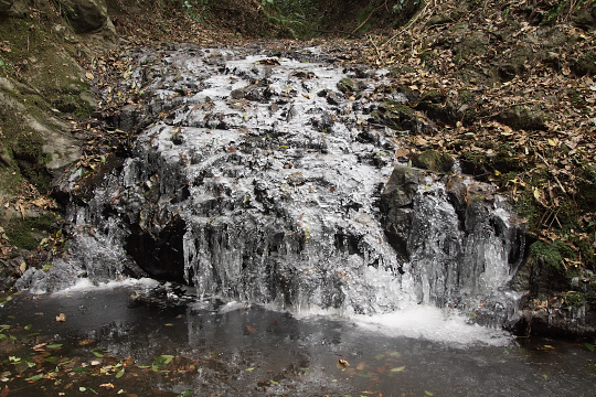 小さな氷瀑_e0054067_022521.jpg