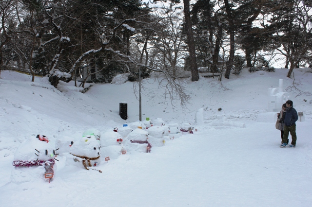 【第36回弘前城雪燈籠まつり】開幕！2月9日昼の様子_d0131668_1761168.jpg