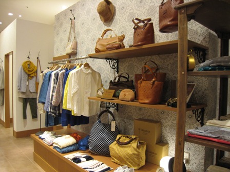 ベニエの姉妹店　informer です。_c0227633_2250194.jpg
