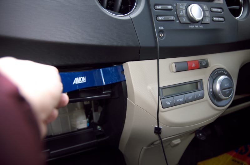 社長の車にcdチェンジャーを取り付け ビール最高