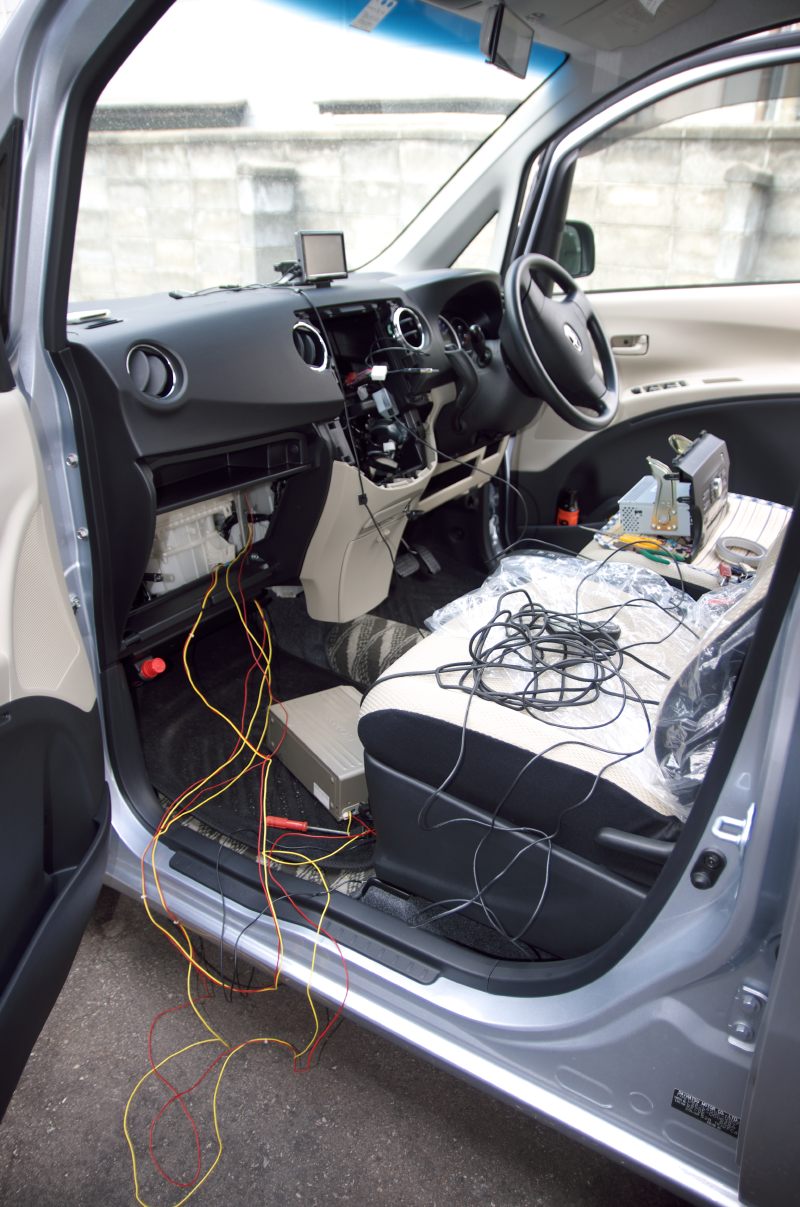 社長の車にcdチェンジャーを取り付け ビール最高